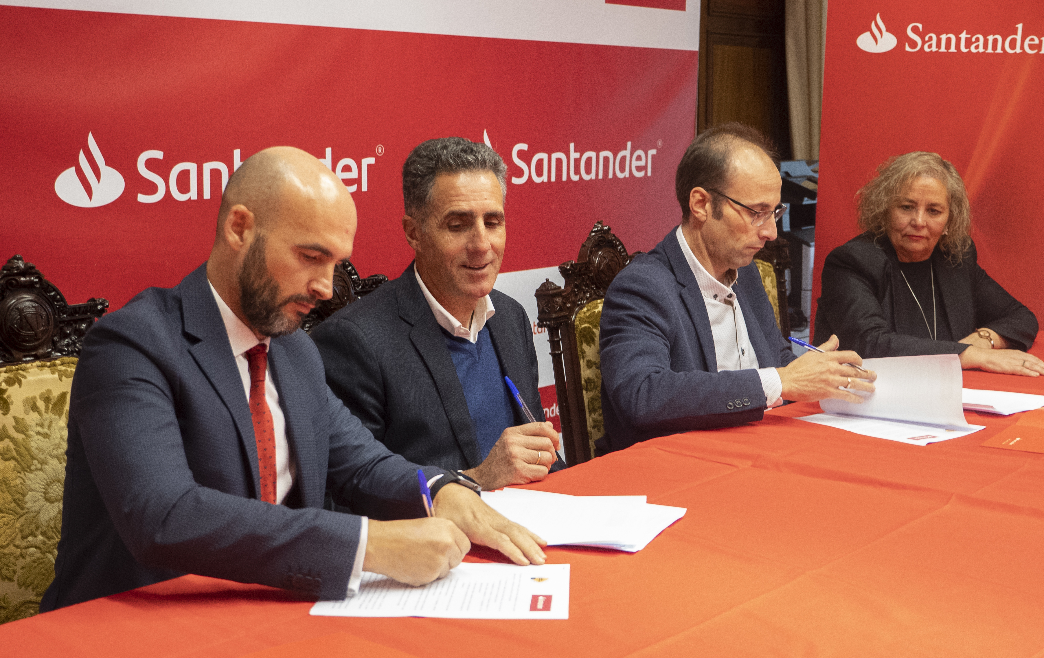 LA FMIF RENUEVA SU CONTRATO DE PATROCINIO CON EL BANCO DE SANTANDER